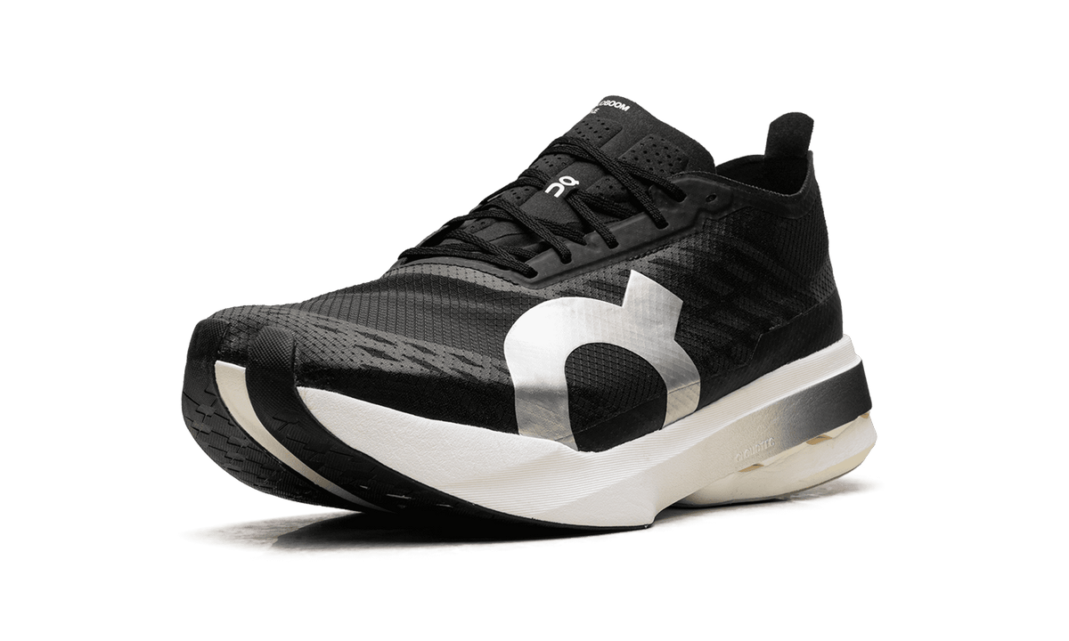 ON RUNNING MENS Cloudboom Strike "Black White" 3ME30480299 3ME30480299 from Stadium Goods